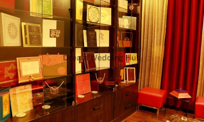 Voguish Wedding Invitations